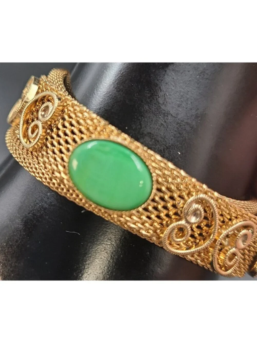 Jade Colored Stone 3 Strand Mesh Bracelet Gold Tone 6.5